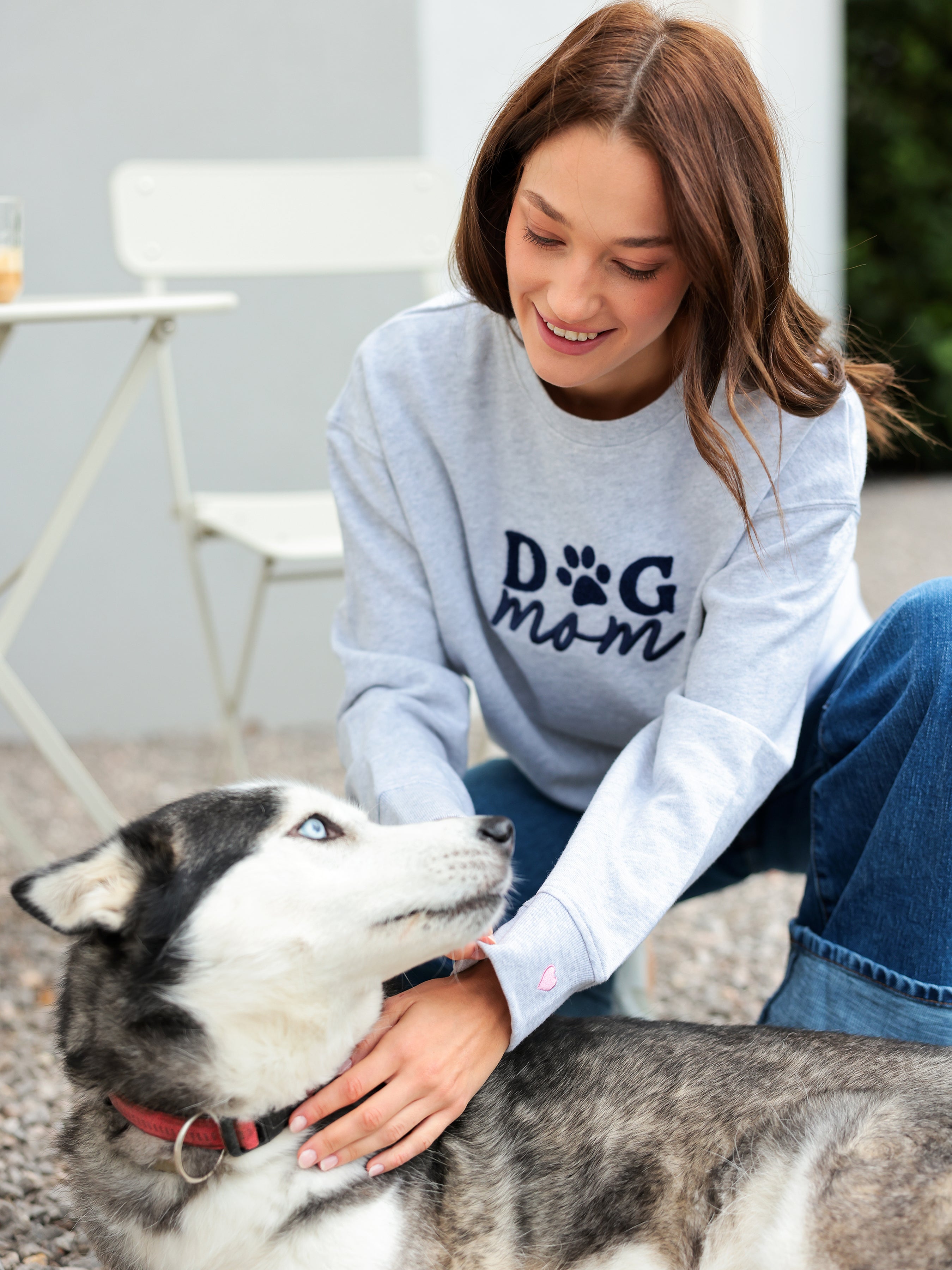 "Dog Mom" Sweatshirt - Large
