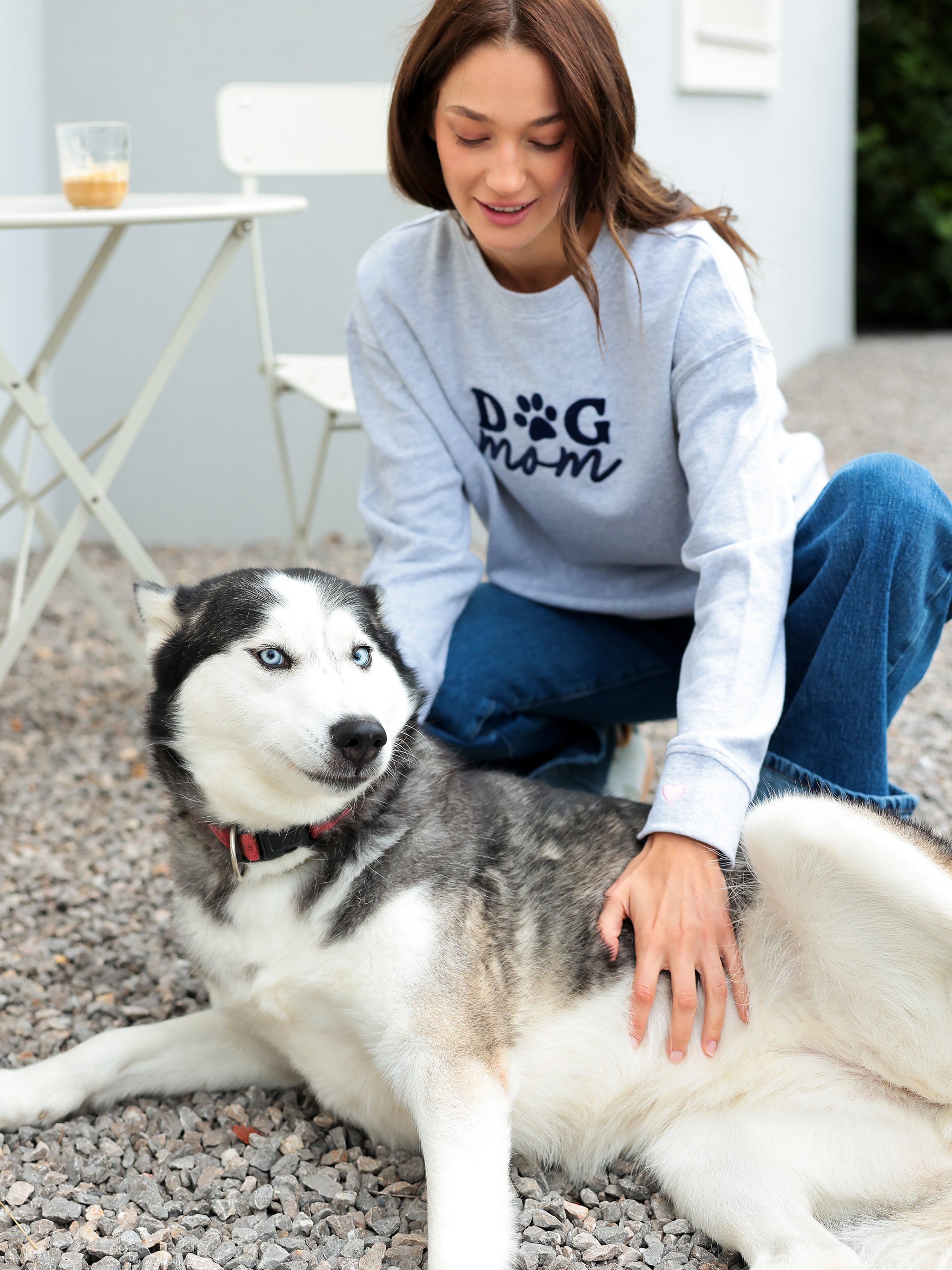 "Dog Mom" Sweatshirt - Large
