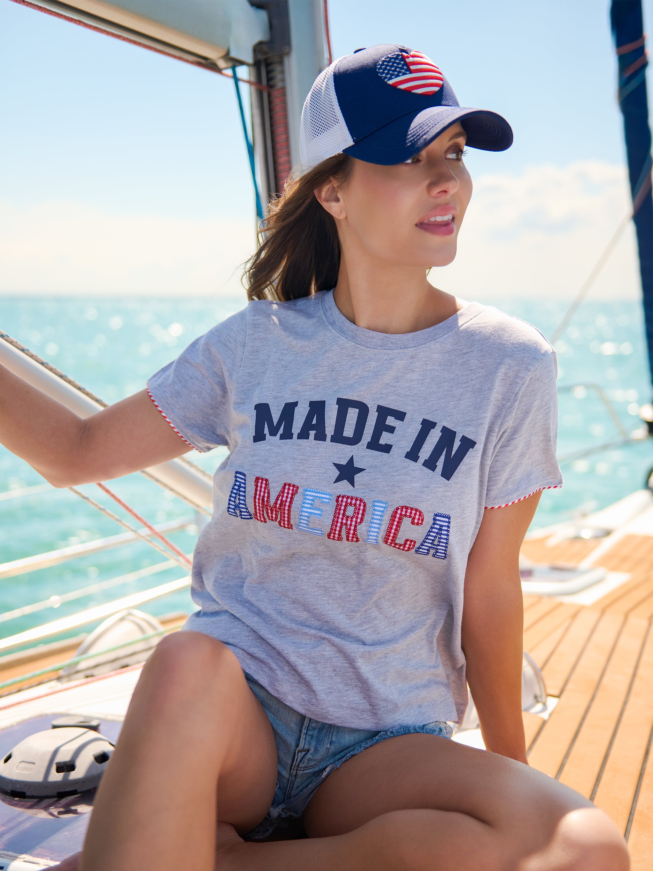 TRUCKER HAT-AMERICAN FLAG HEART