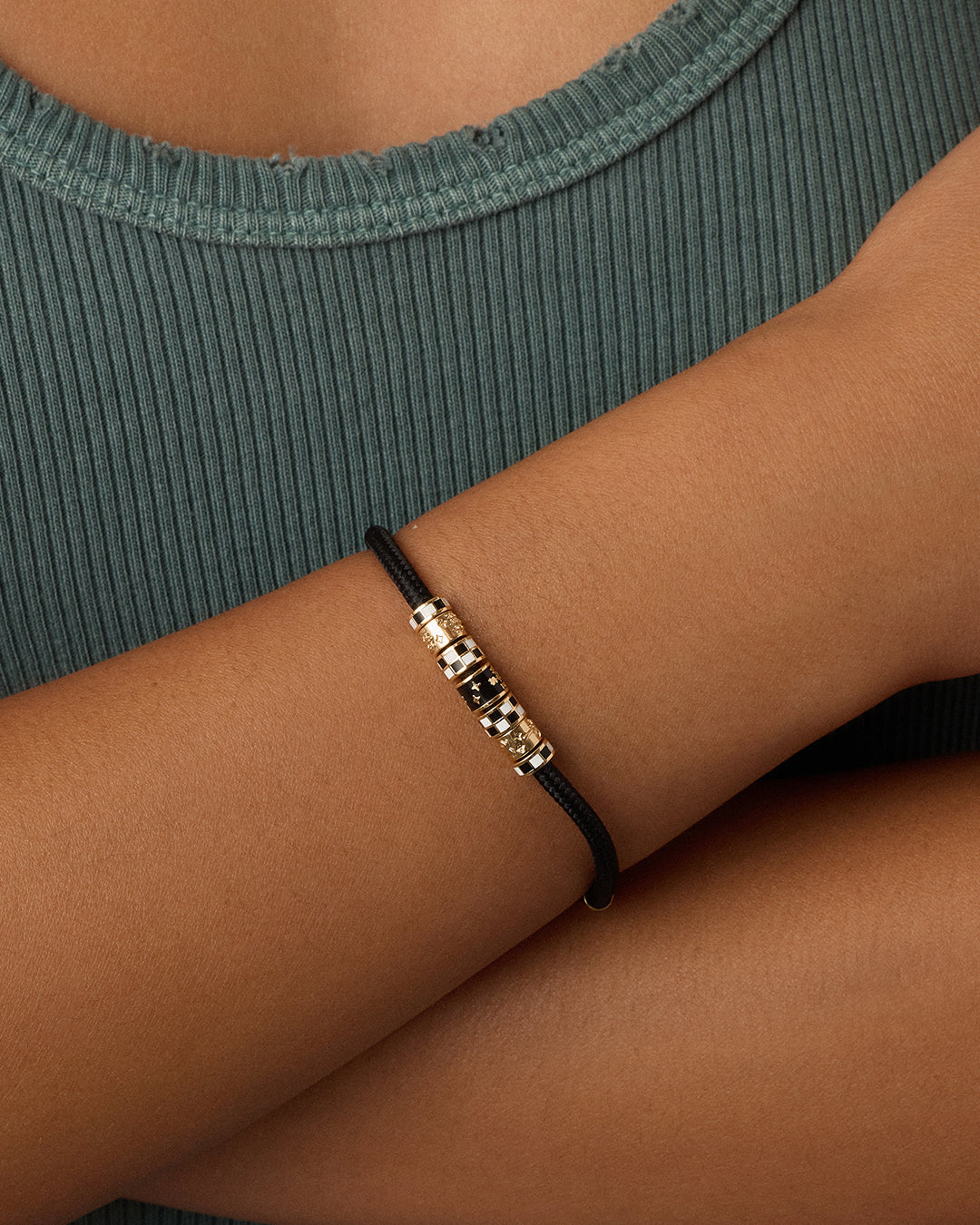 Lose Yourself Paracord Bracelet (gold)