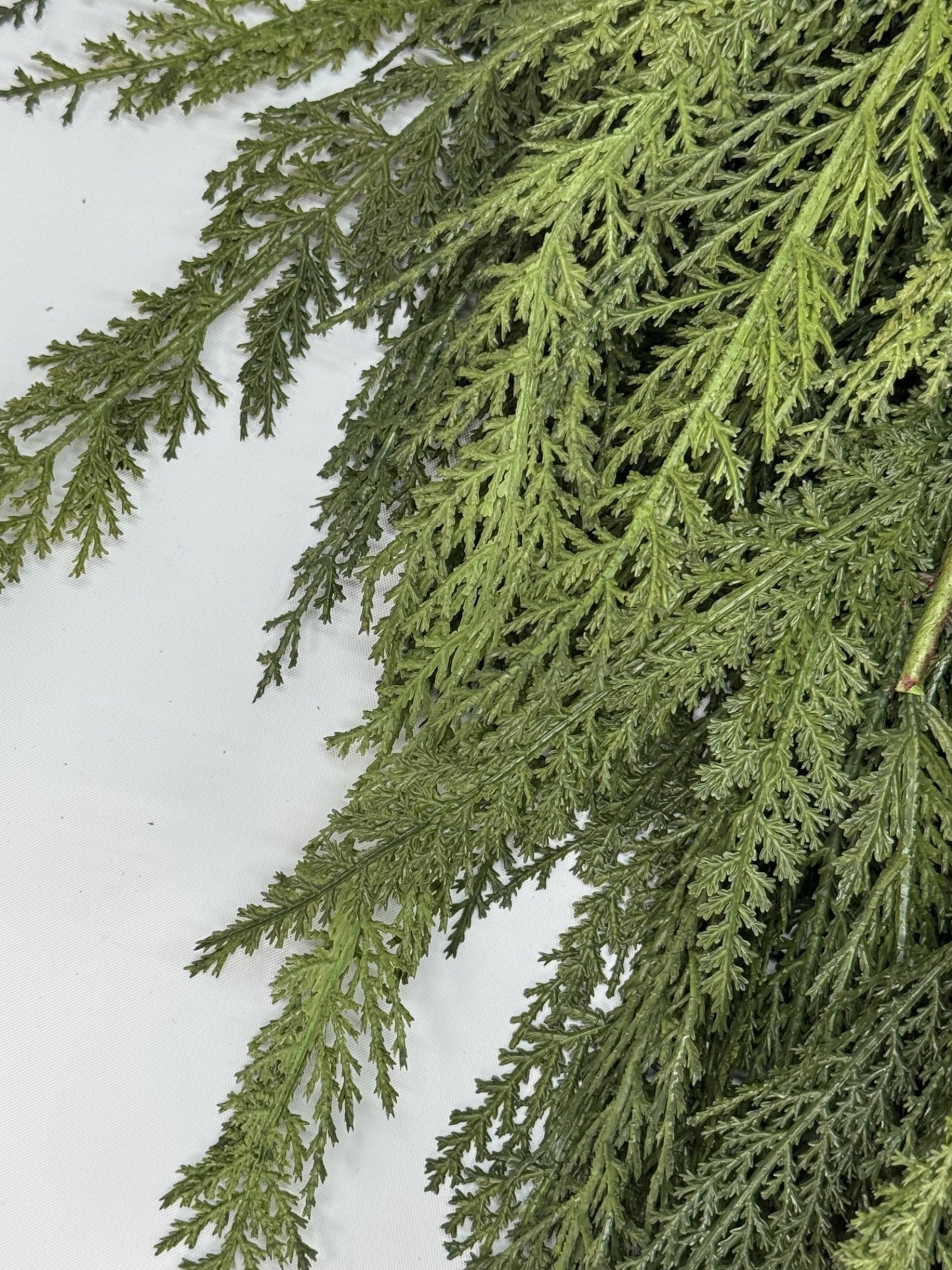8' Cedar Swag Garland (green)
