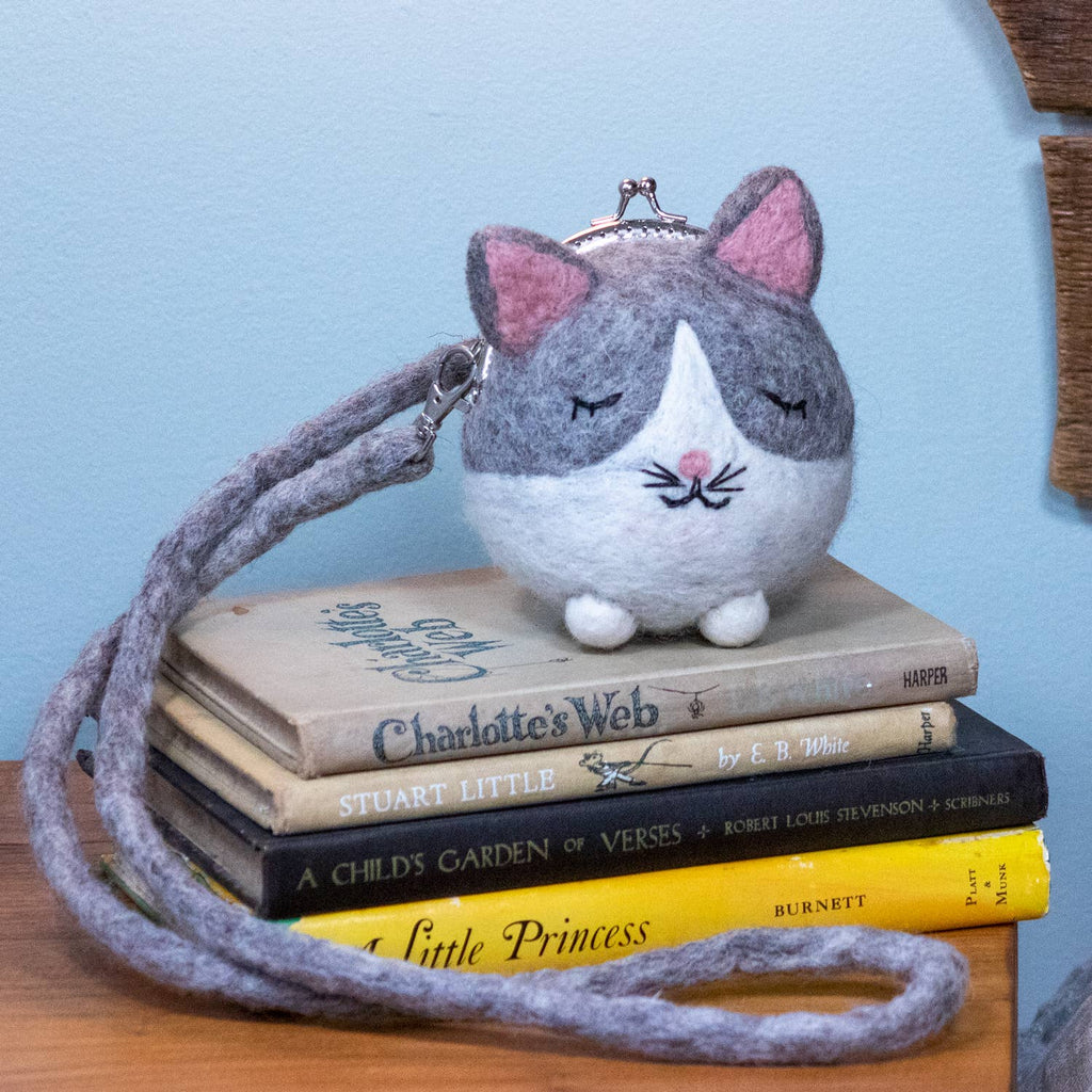 Critter Clutch: Cleo Cat