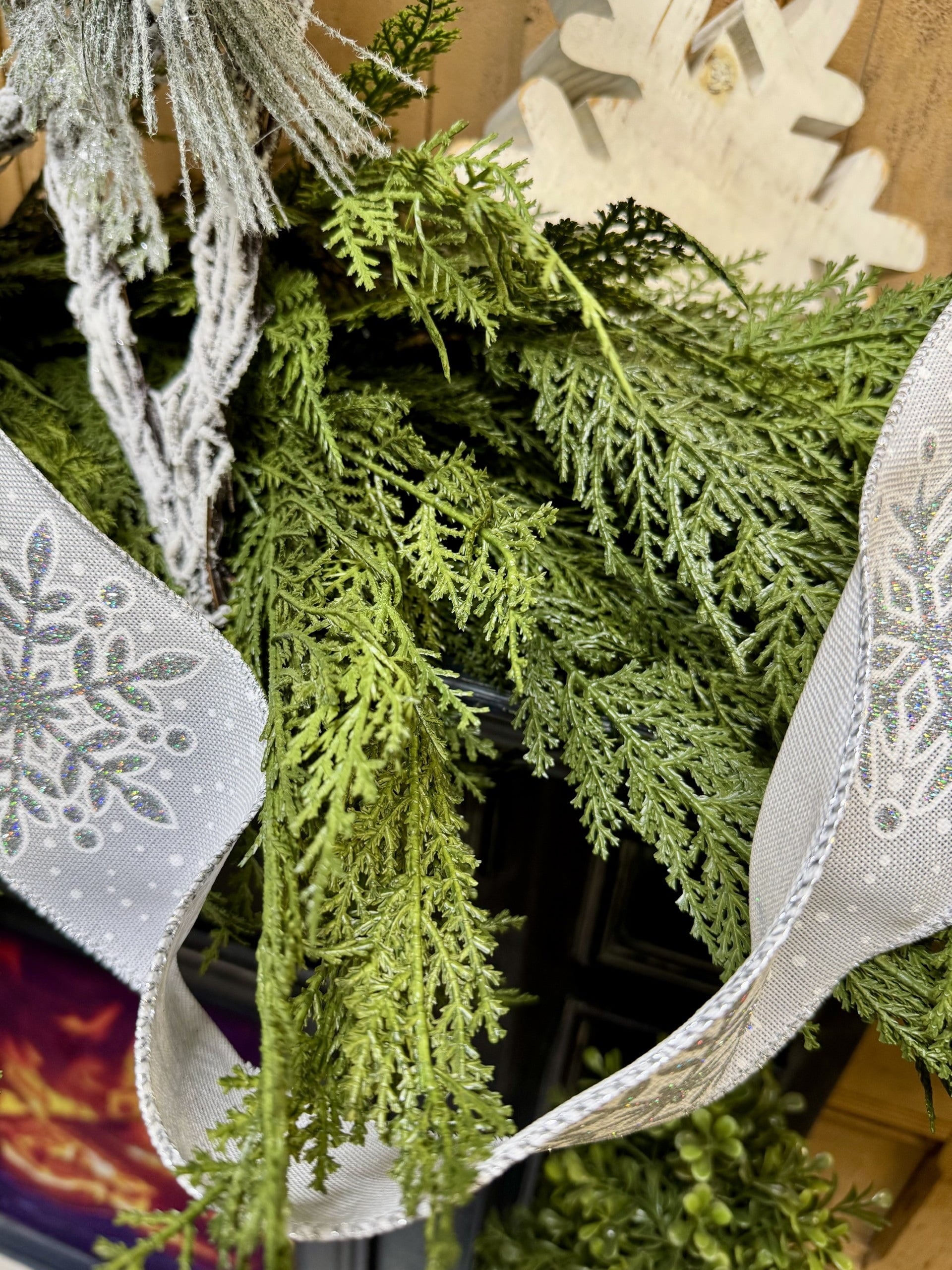 8' Cedar Swag Garland (green)