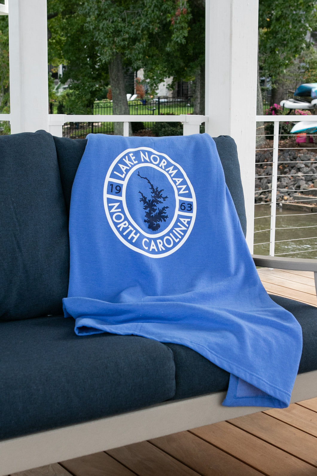 LKN FLEECE SWEATSHIRT BLANKET HEATHER ROYAL