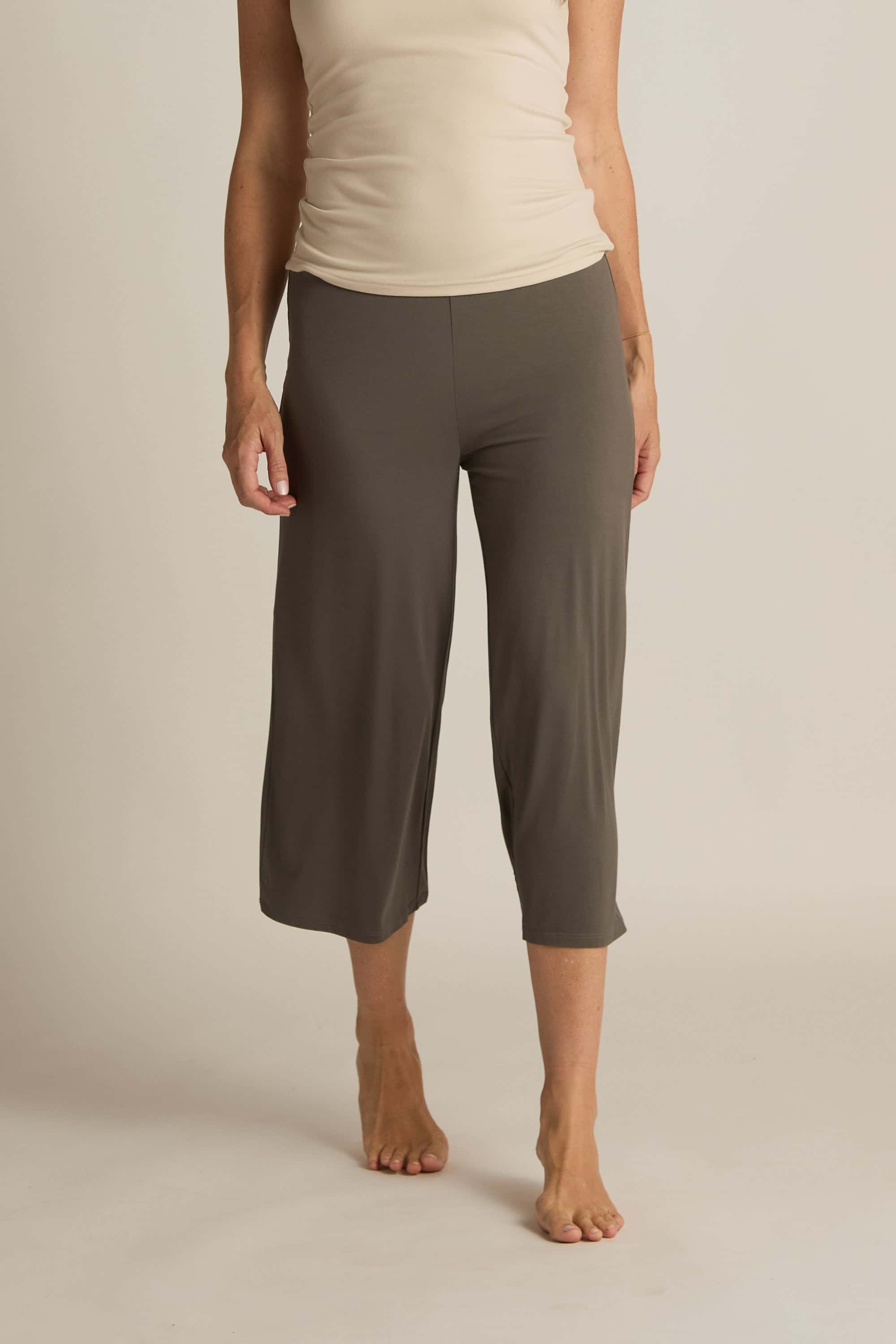 Wide-Leg Capri: Earl Grey: Medium