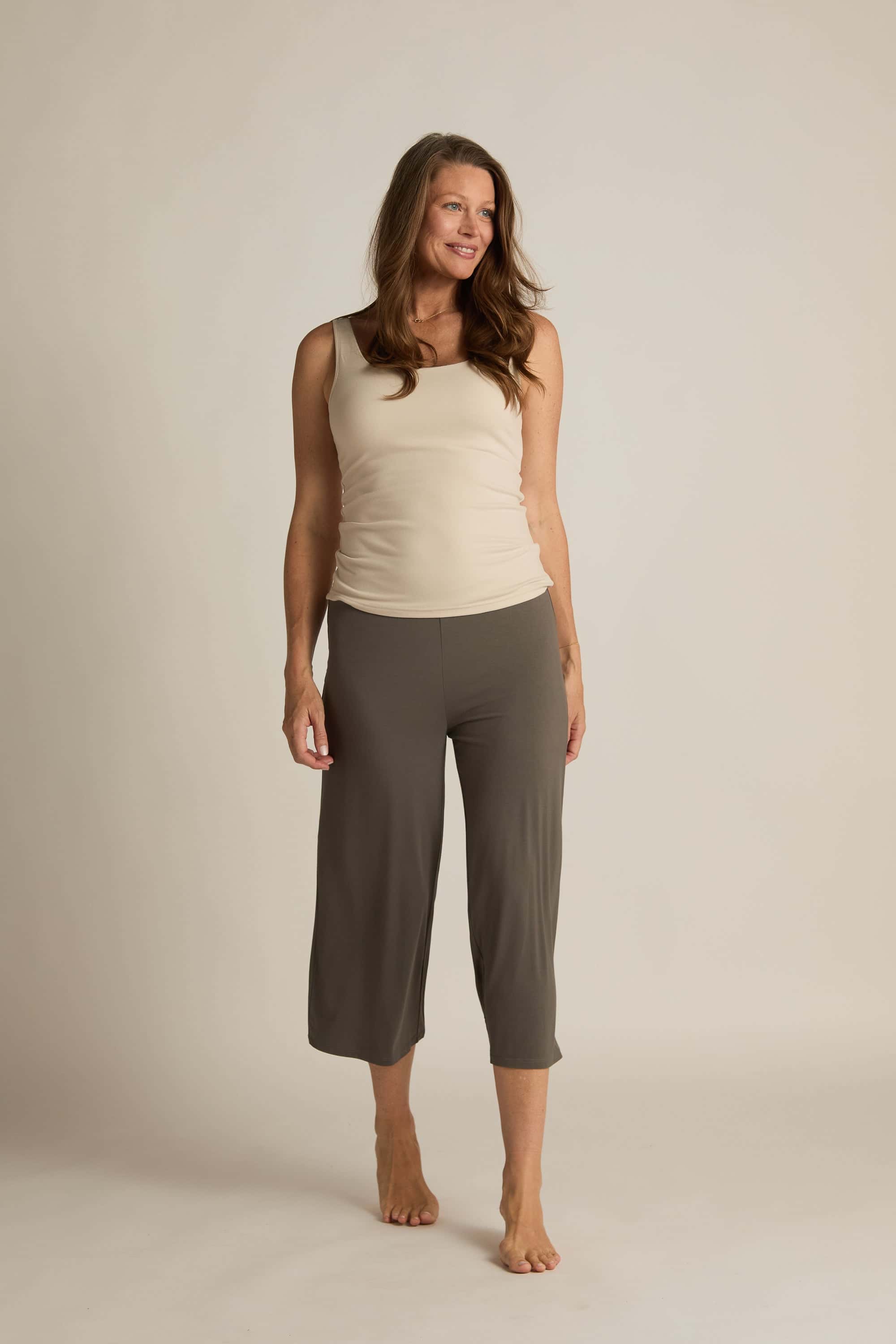 Wide-Leg Capri: Earl Grey: Medium