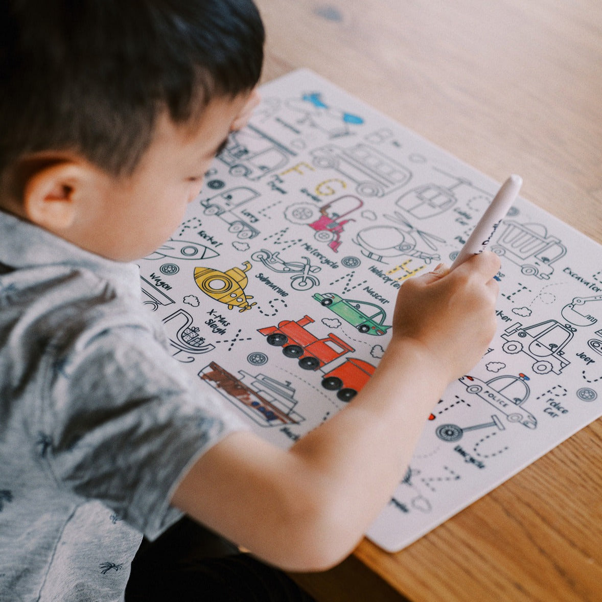 REUSABLE SILICONE ACTIVITY MAT W/MARKERS-"TOOT TOOT HONK"