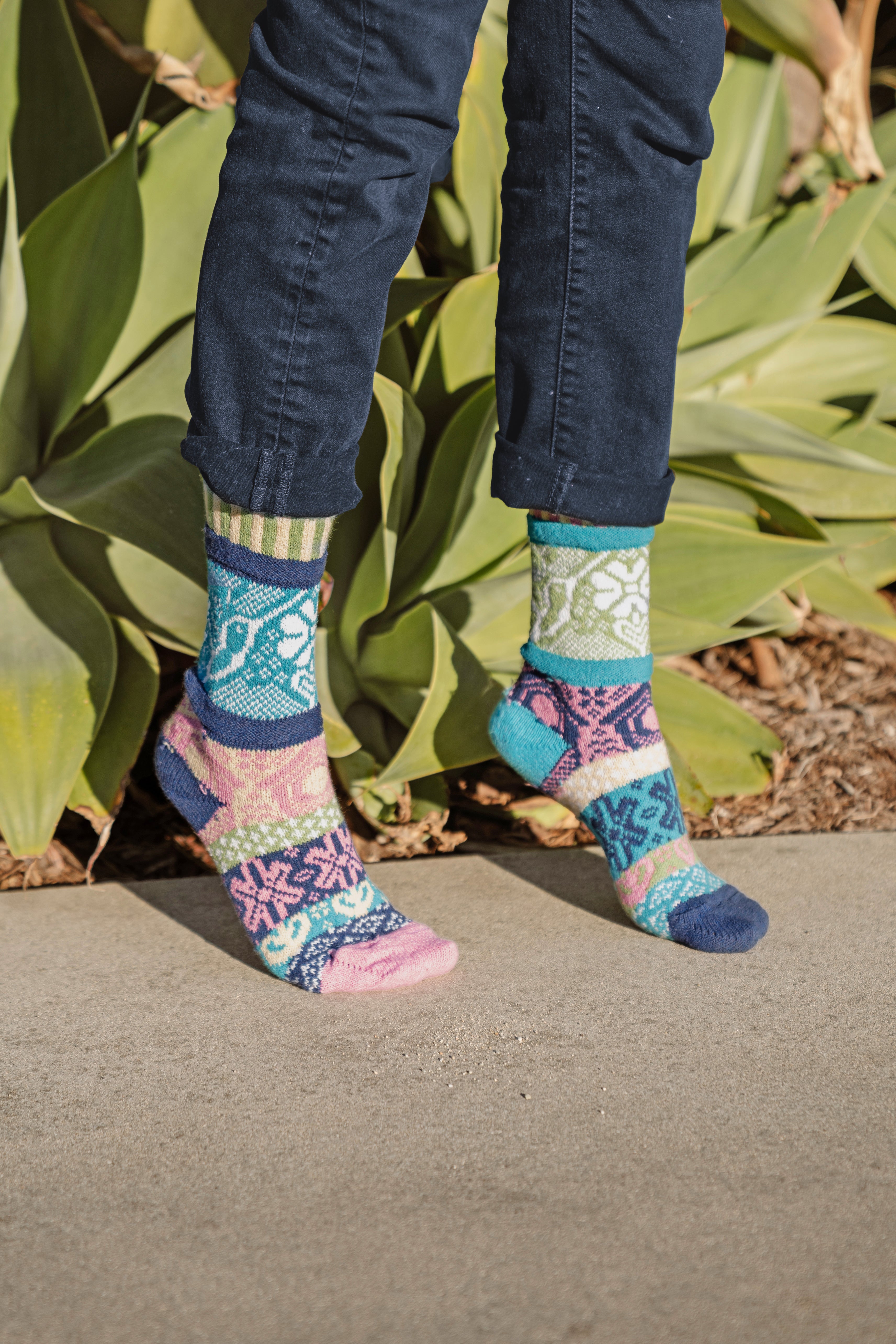 Hummingbird Crew Socks - Medium (W: 8-10, M: 7-9)