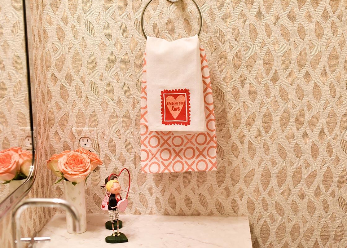 HUGS AND KISSES LARGE KITCHEN TOWEL