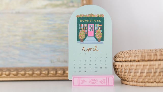 BOOK LOVER'S 2026 MINI DESK CALENDAR