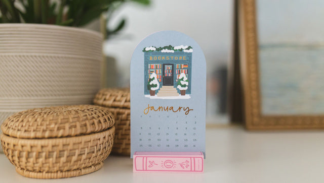 BOOK LOVER'S 2026 MINI DESK CALENDAR