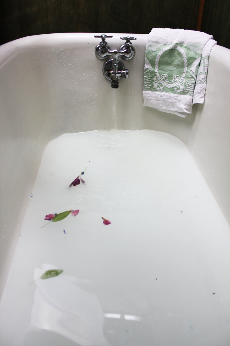 Peony & Olive Leaf Bath Milk Sachet