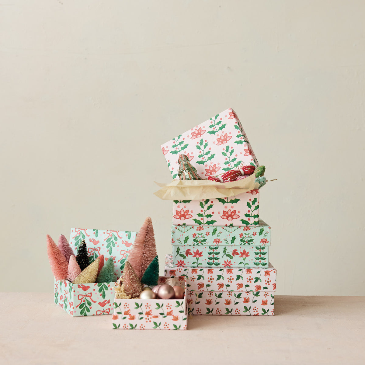 LARGE PAPER PRINTED GIFT BOX