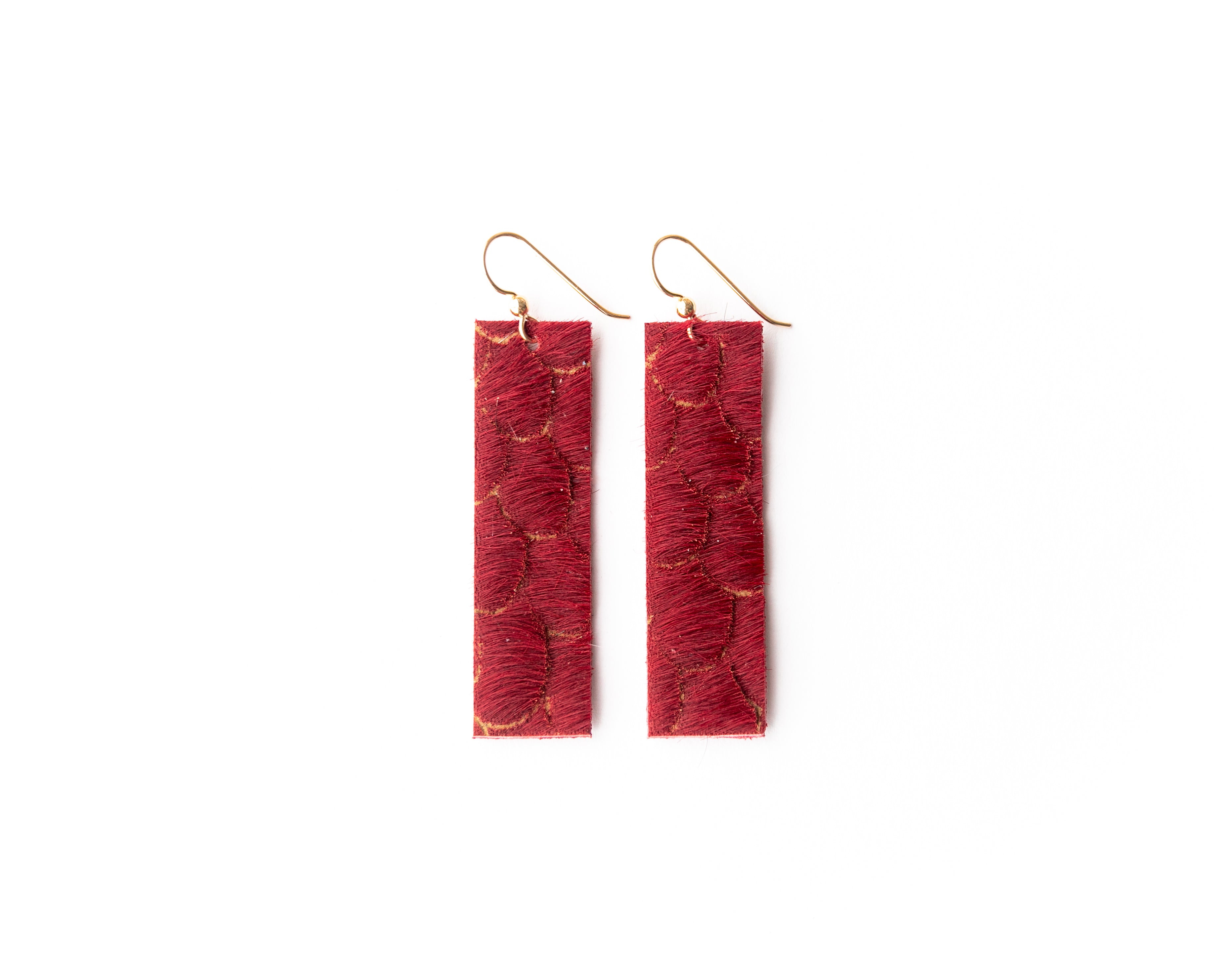 SCALLOPED IN RED FOUR CORNER LEATHER EARRINGS