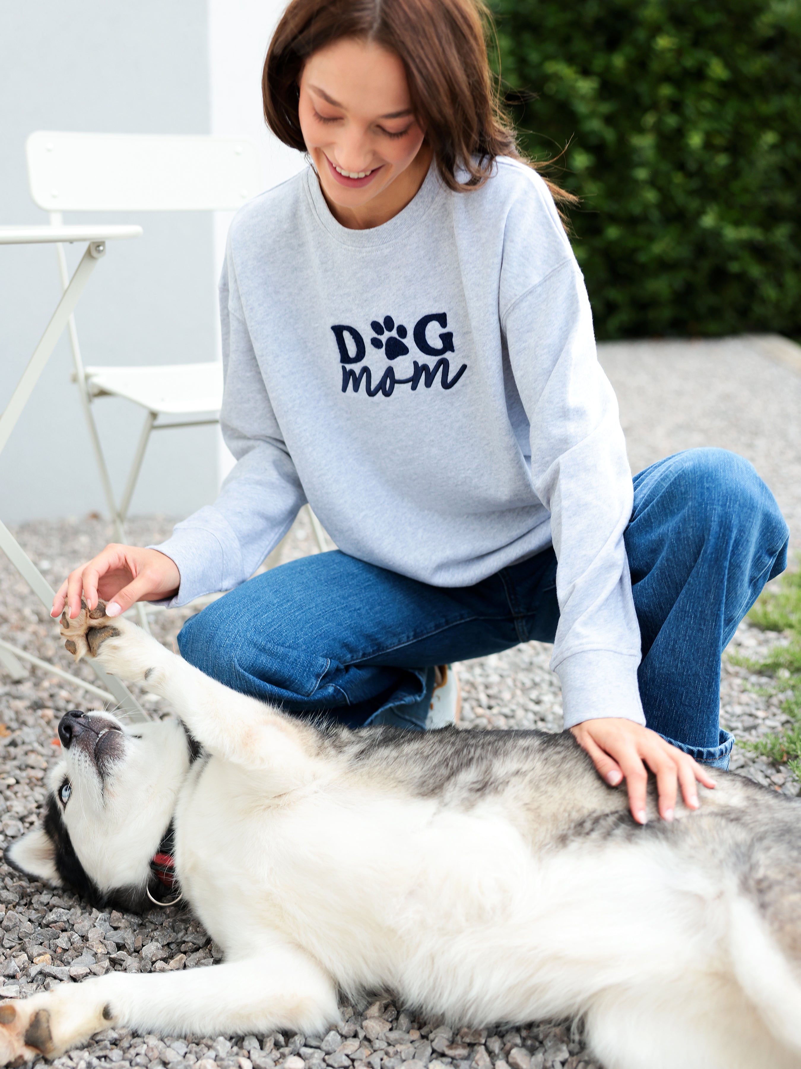 "Dog Mom" Sweatshirt - Large