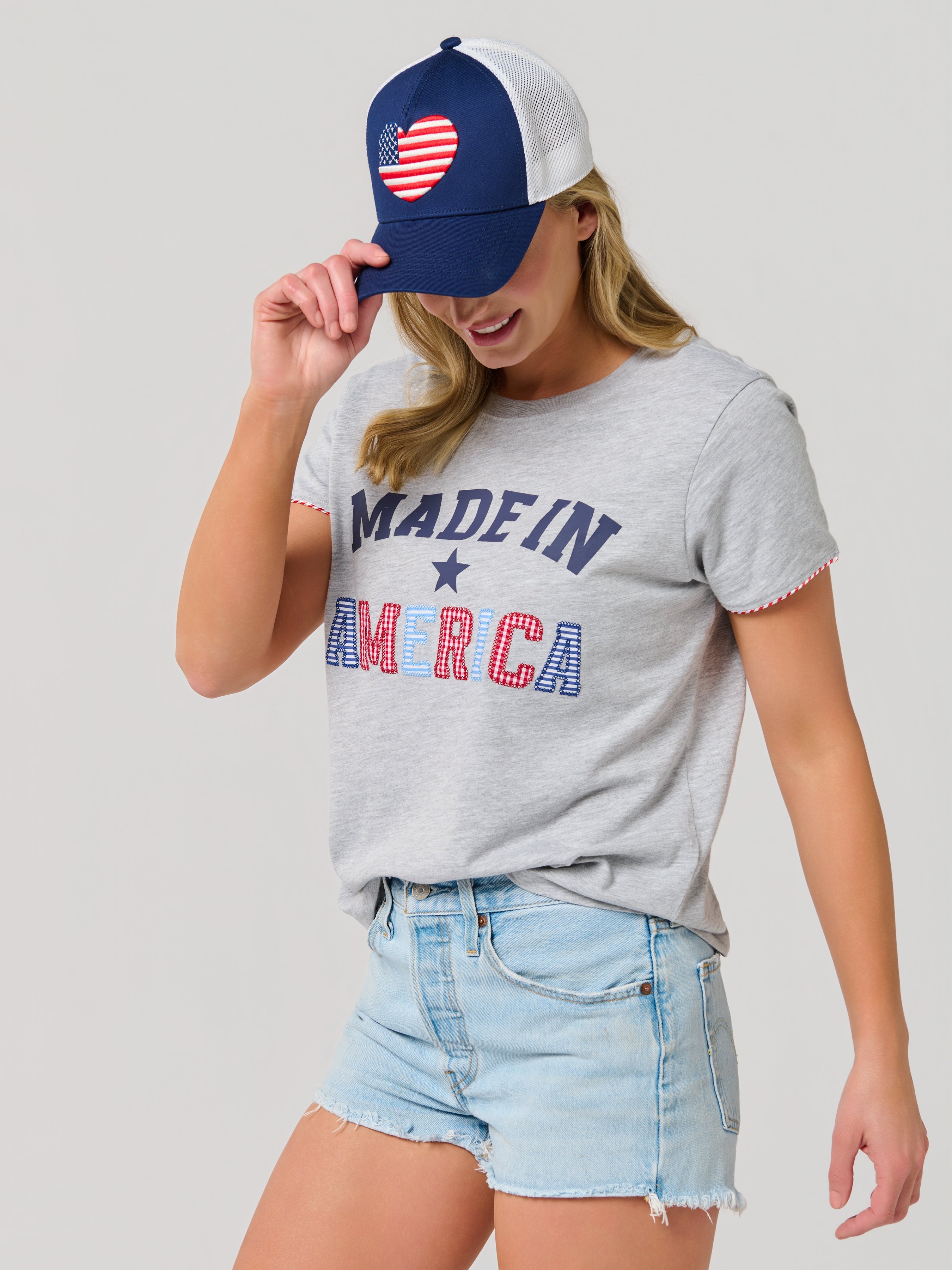TRUCKER HAT-AMERICAN FLAG HEART