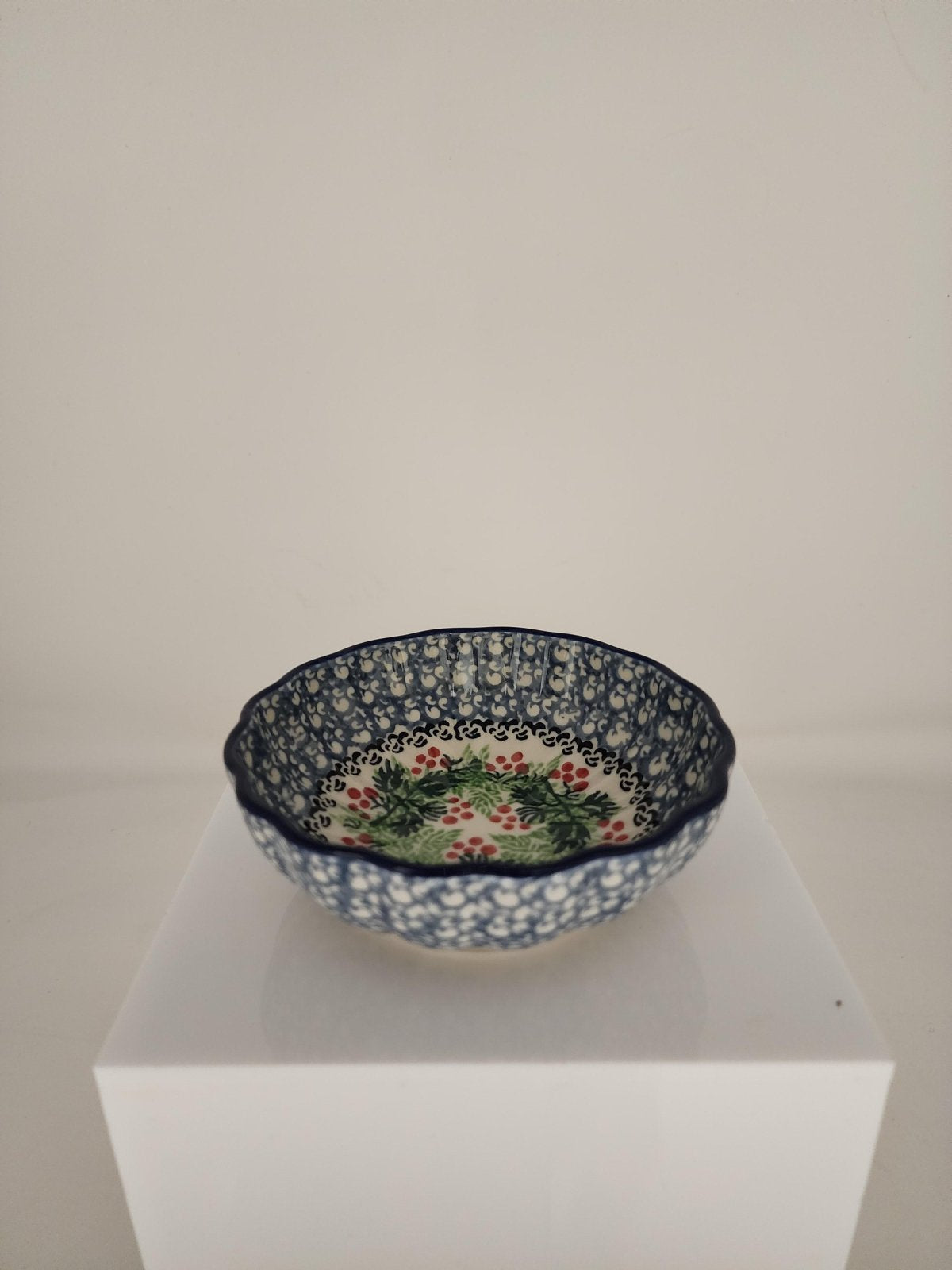 4 1/2" Scalloped Bowl