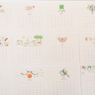 2026 CLASSIC DESK CALENDAR WITH GOLD EASEL