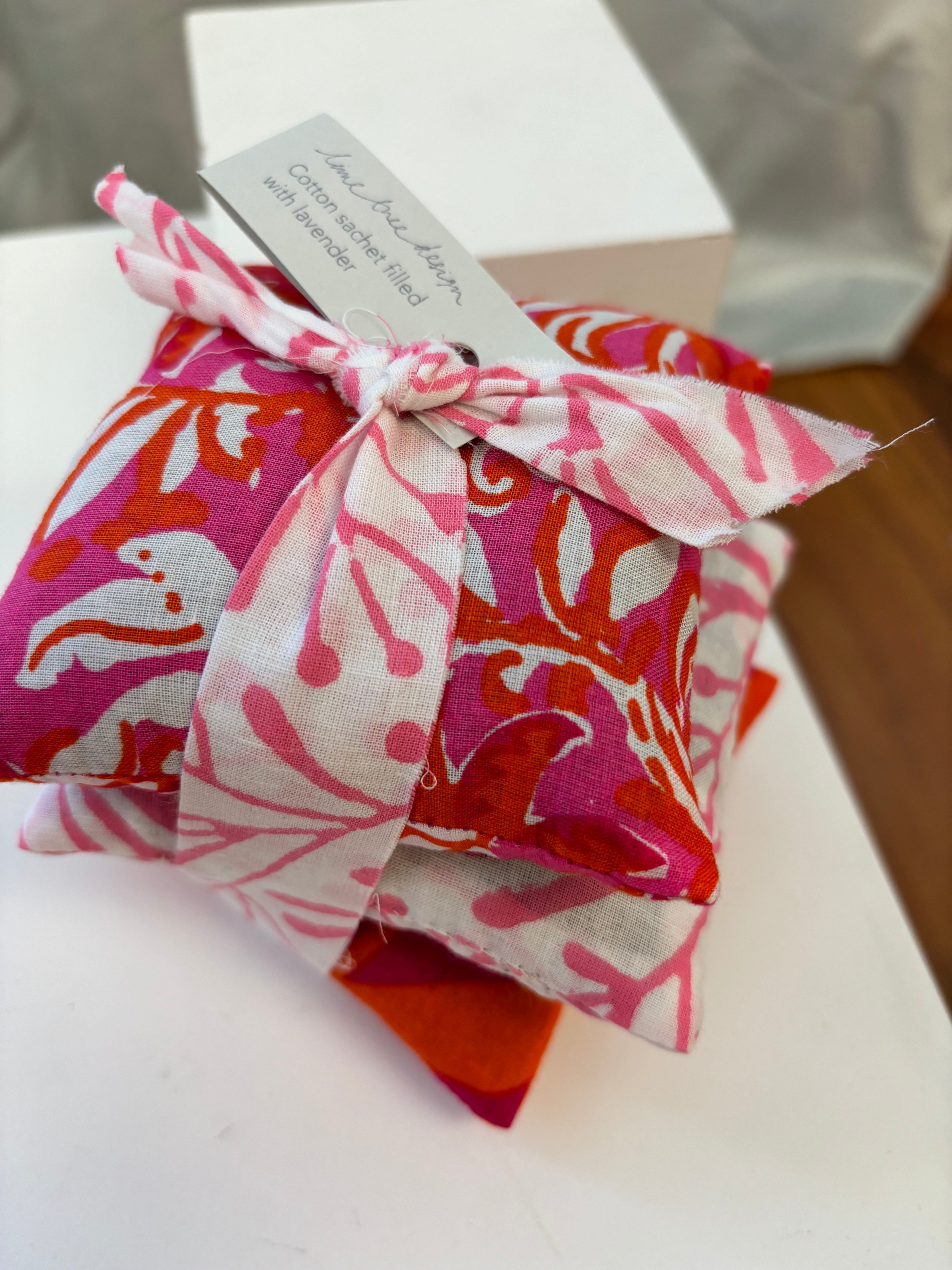 STACK OF 3 LAVENDER SQUARES BRITISH DESIGN
