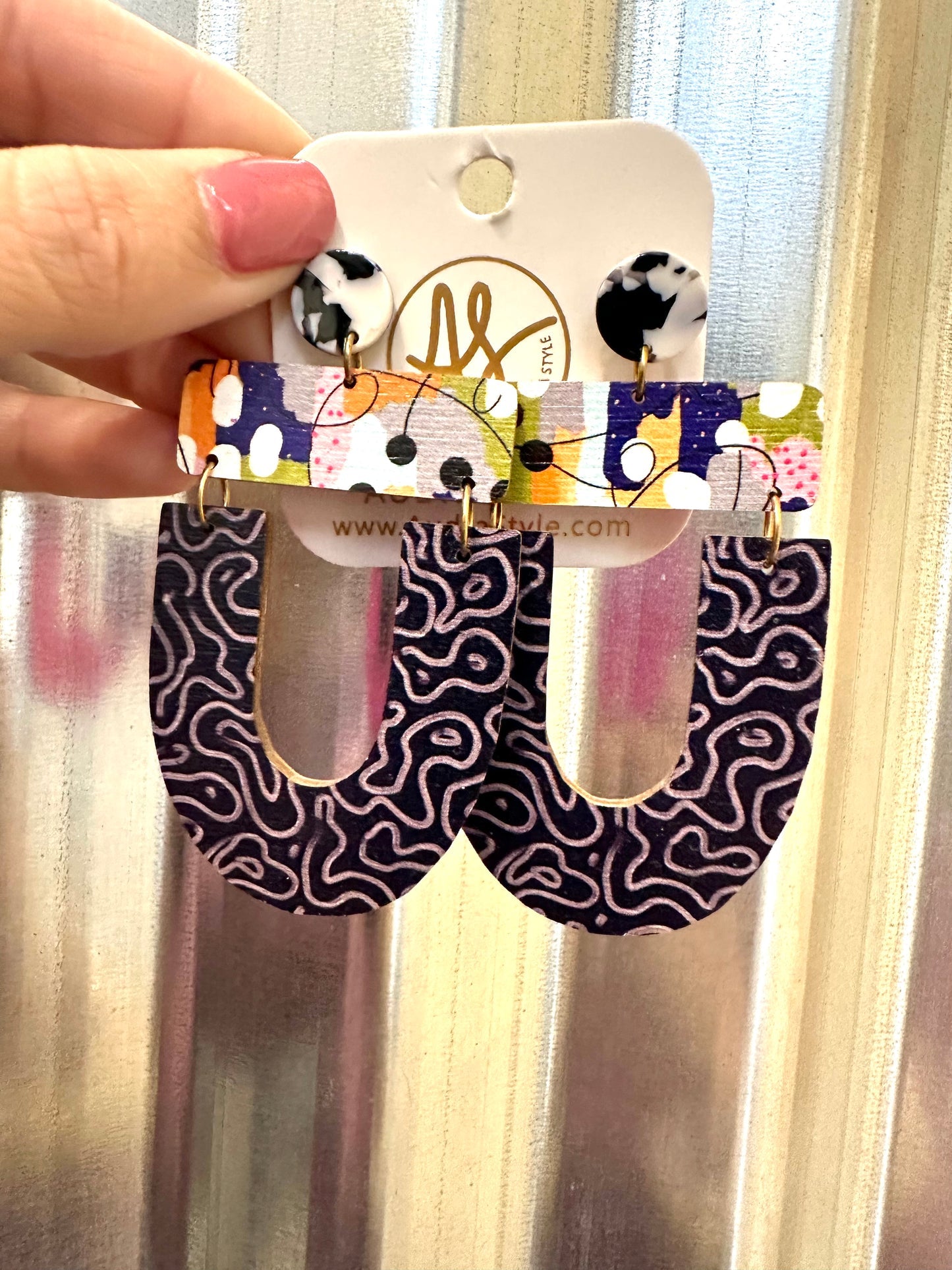 ABBY BLACK ABSTRACT EARRINGS
