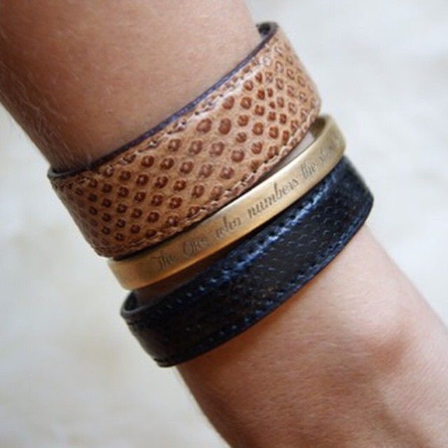 SNAKE SKIN CUFF BLACK