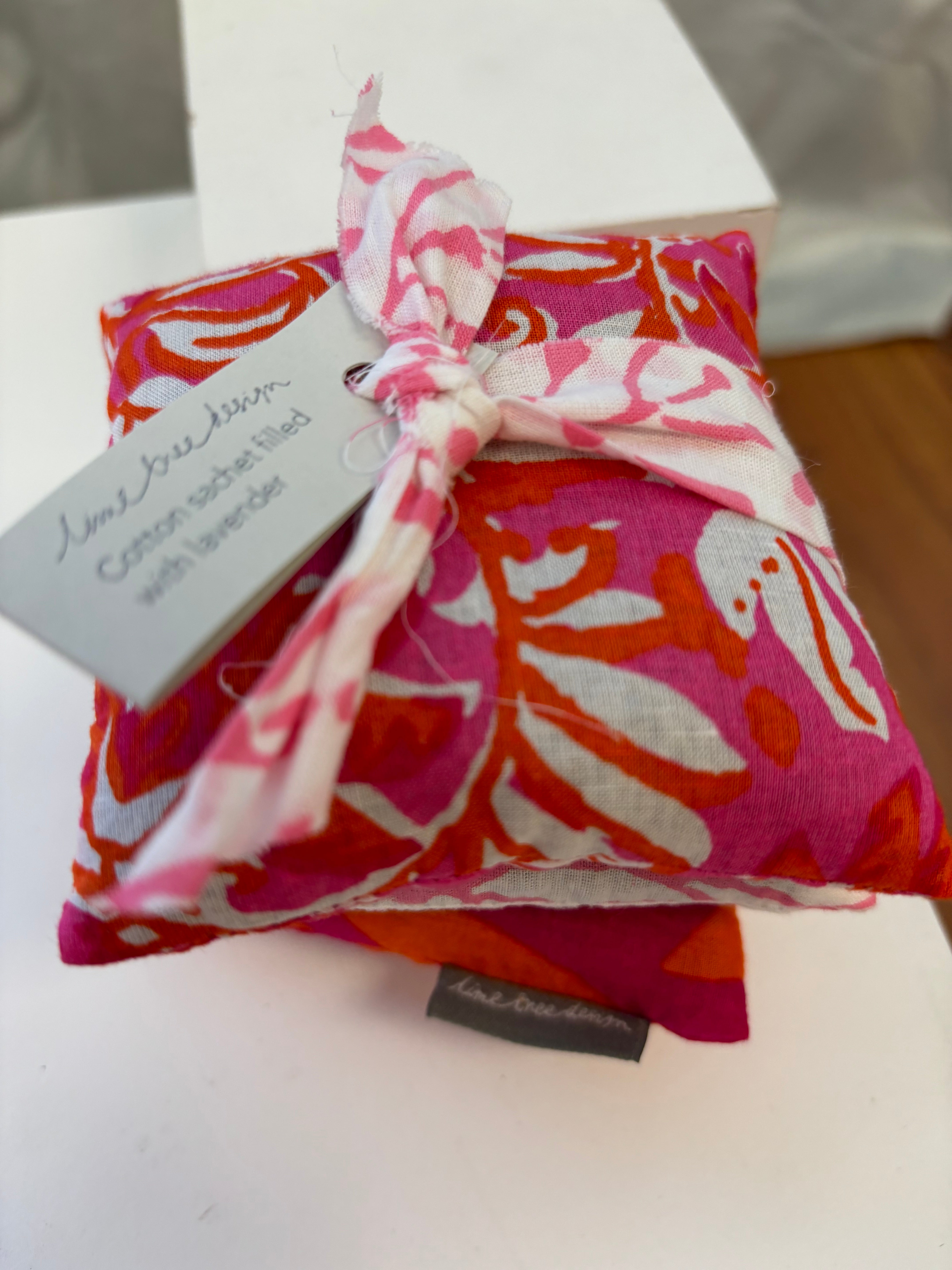STACK OF 3 LAVENDER SQUARES BRITISH DESIGN