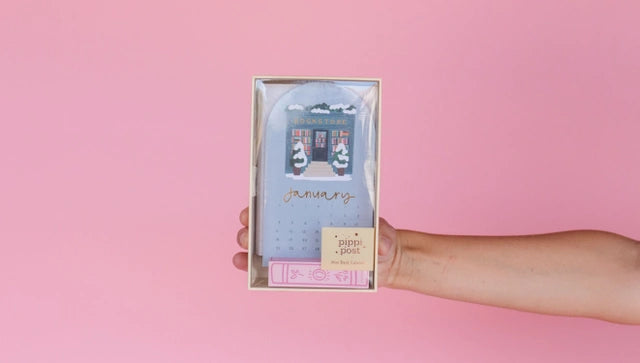 BOOK LOVER'S 2026 MINI DESK CALENDAR