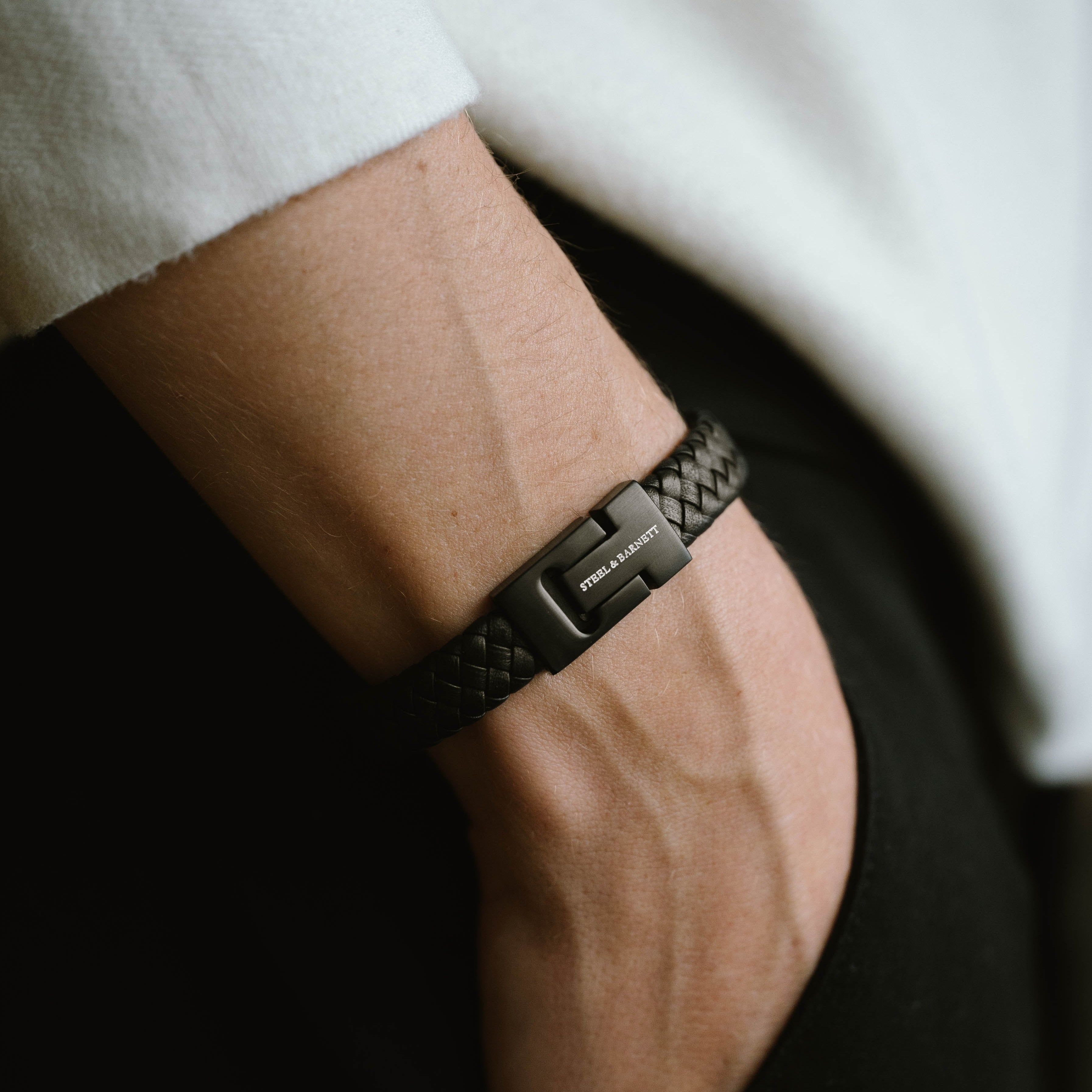 LEATHER BRACELET-HARRISON-BLACK MEDIUM