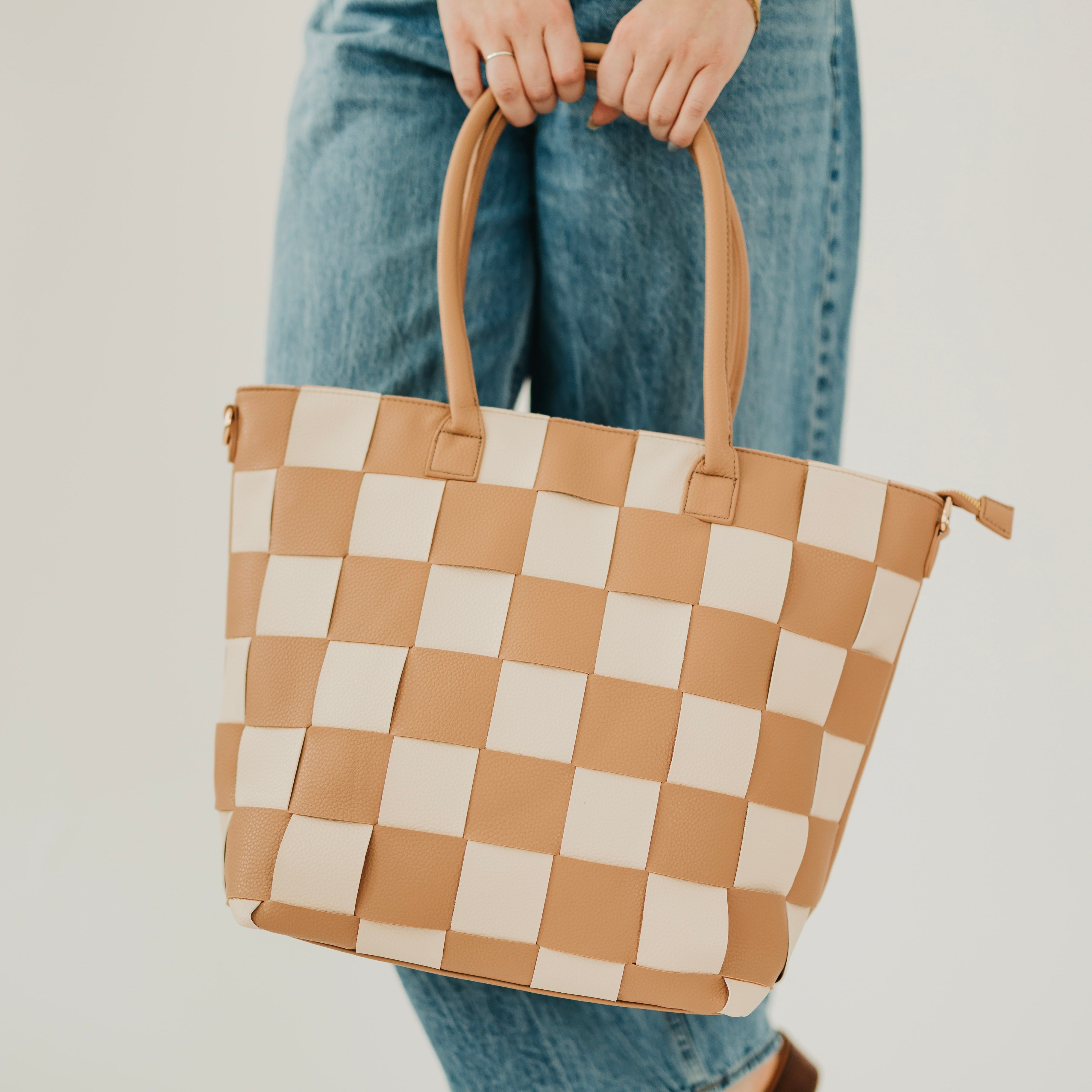 COURTNEY CHECKERED TOTE-WOVEN CHECKERED BLACK