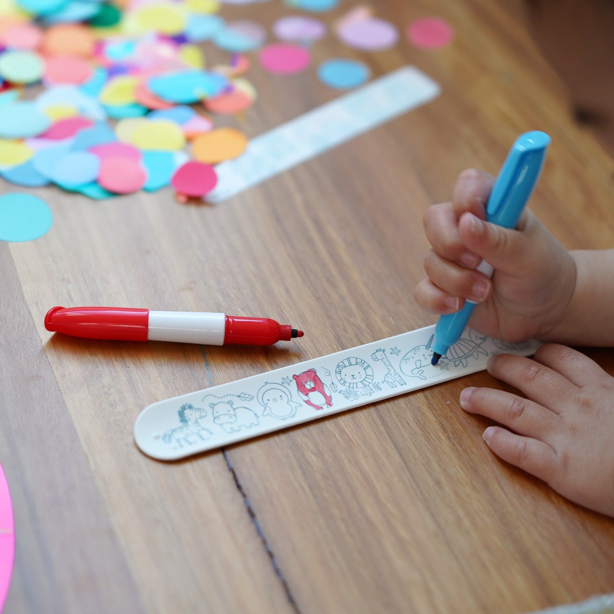 reusable slap band w/markers-"toot toot honk"