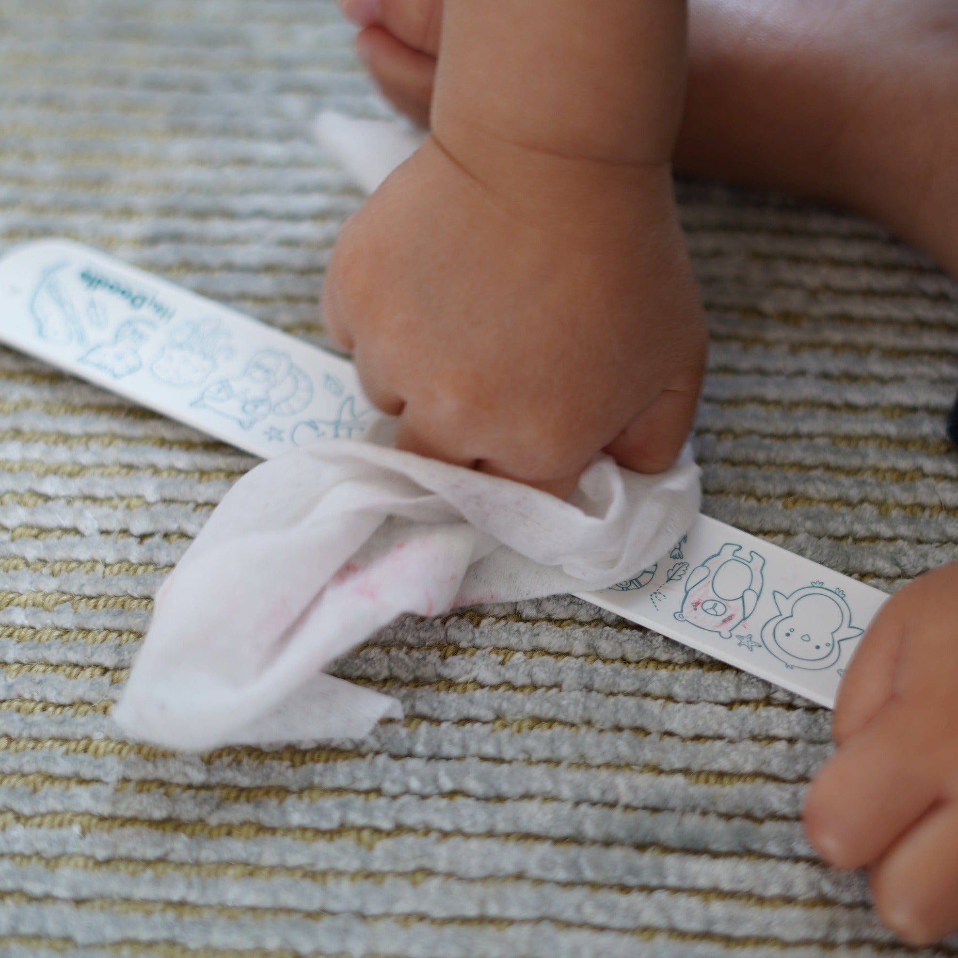 reusable slap band w/markers-"toot toot honk"