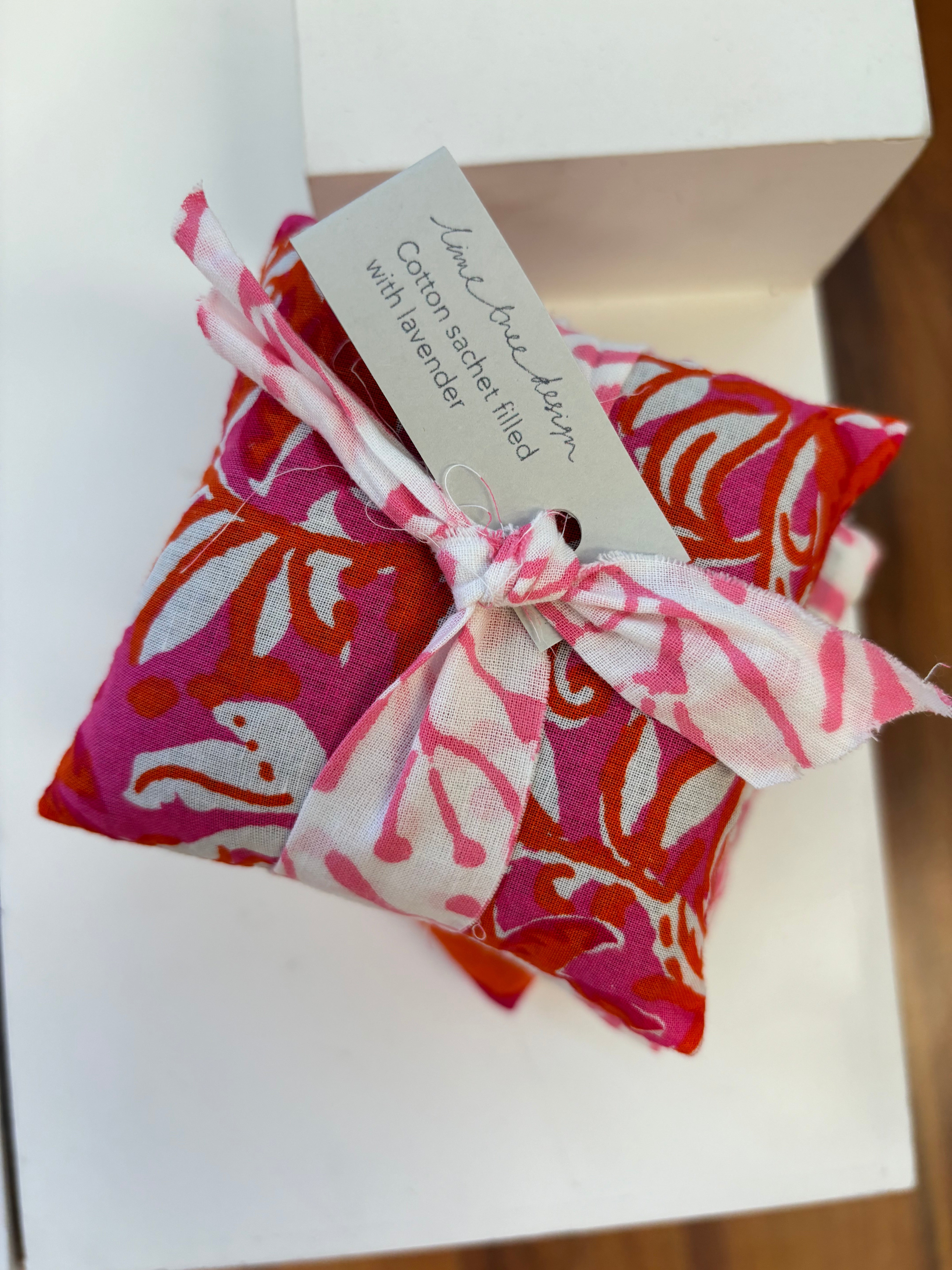 STACK OF 3 LAVENDER SQUARES BRITISH DESIGN