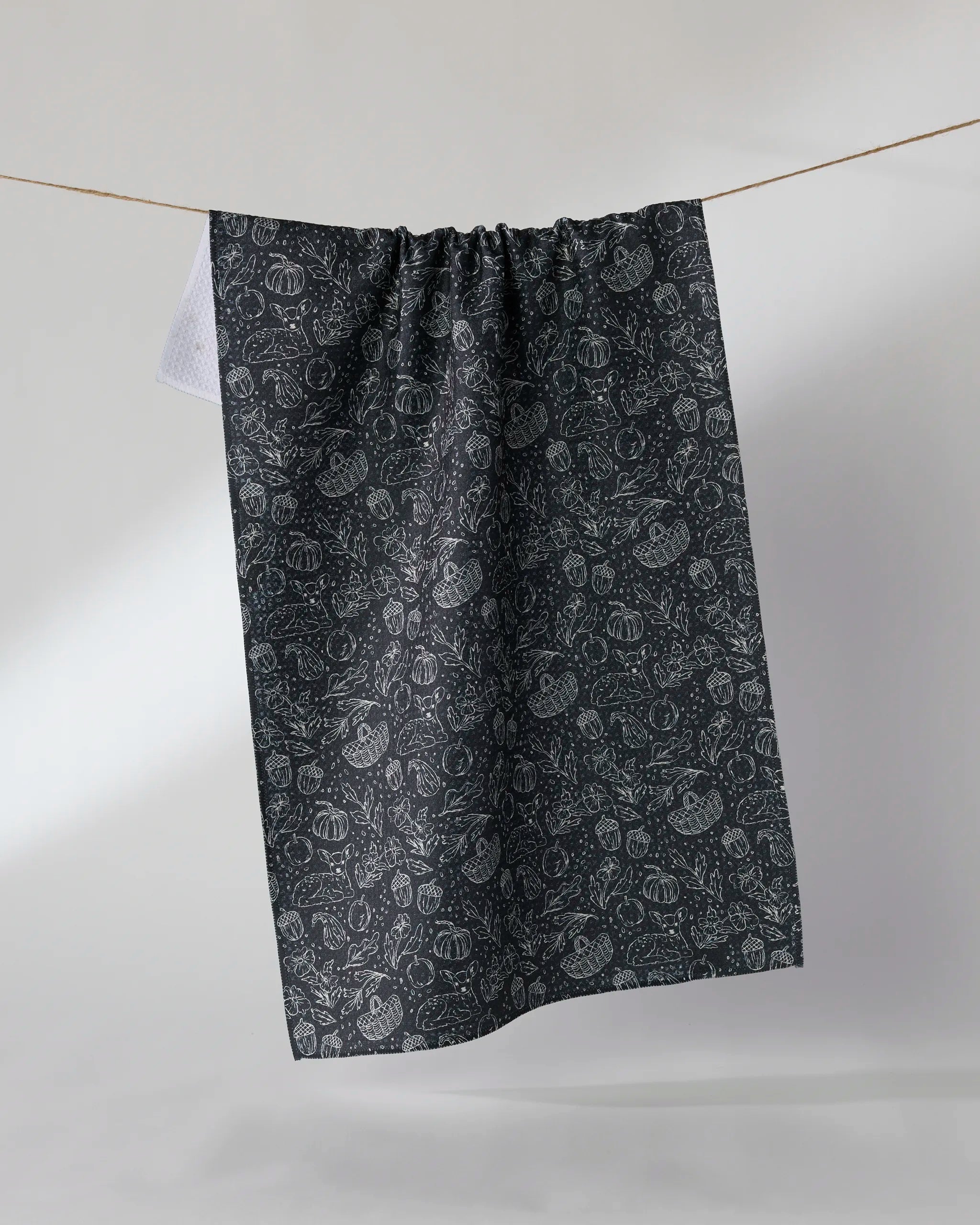 COZY FLORA TEA TOWEL-BLACK