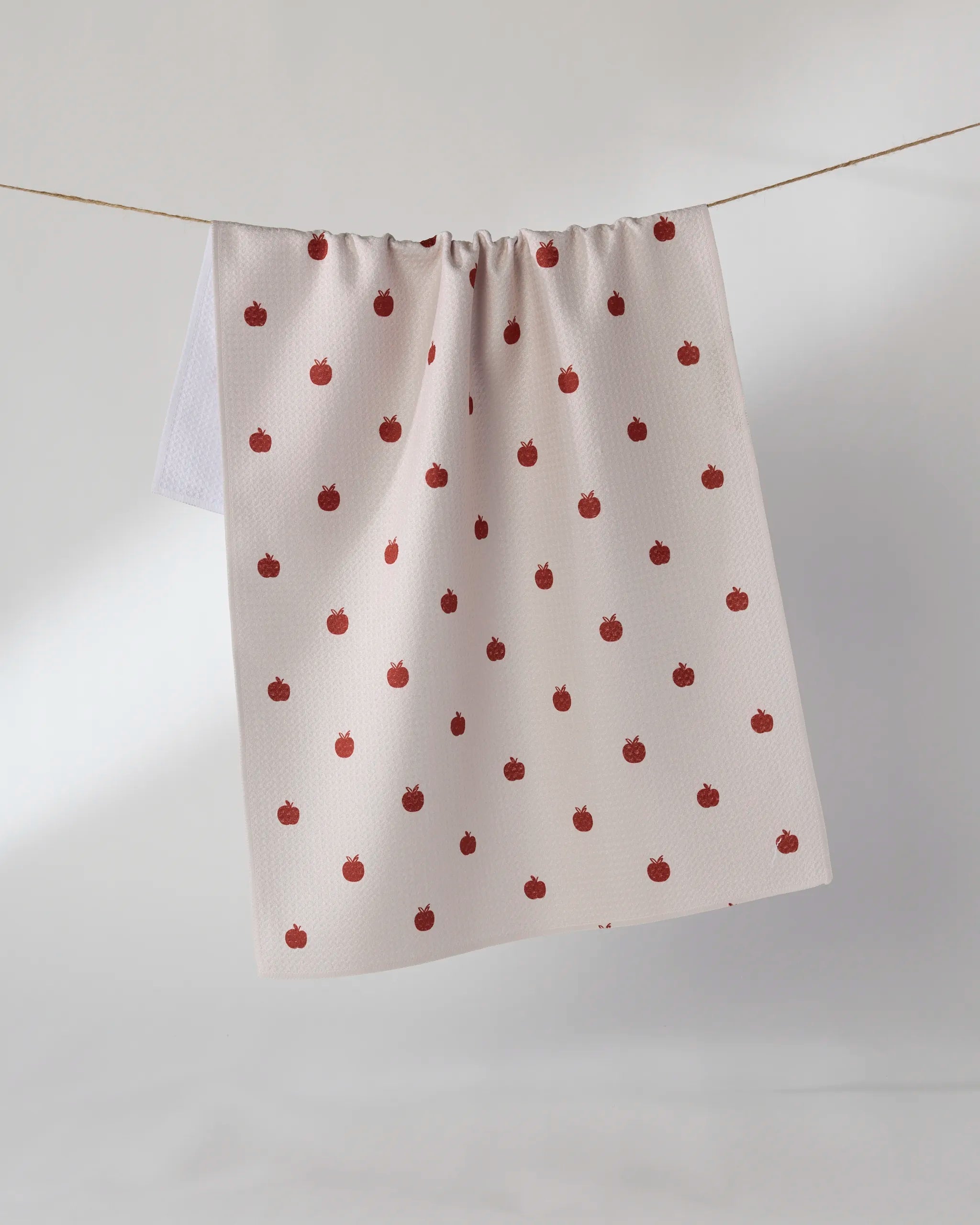 DOTTY APPLE TEA TOWEL-OFF WHITE