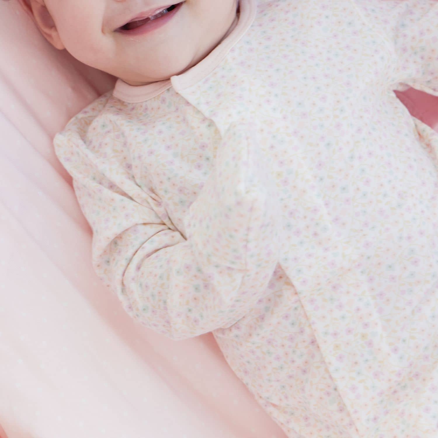 BEDFORD FLORAL MAGNETIC FOOTIE 0-3 MOS