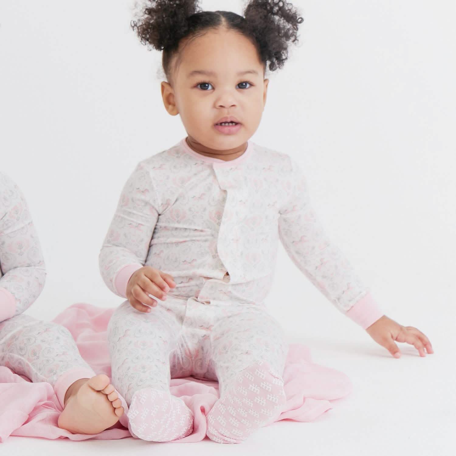 CAROUSEL MAGNETIC FOOTIE  RUFFLES 0-3 MOS
