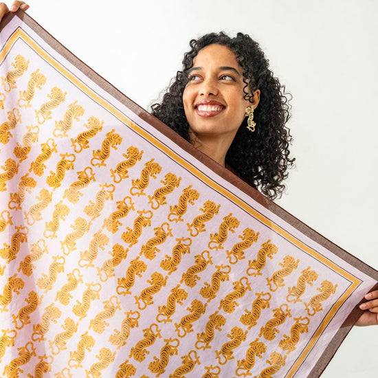 OLIVIA TIGER PRINT SCARF 36X36"