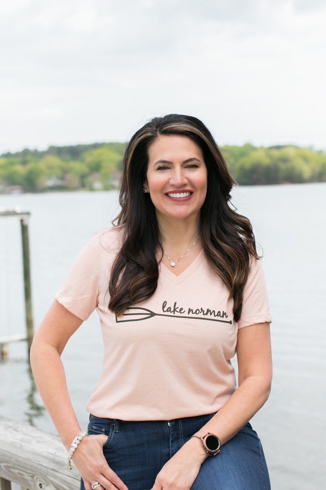 SM.  LAKE NORMAN PADDLE T-SHIRT WOMEN'S RELAXED V-NECK